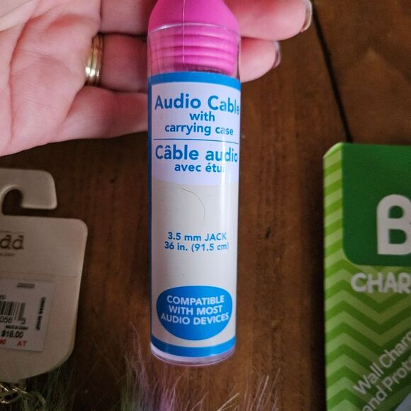 Wall Charger Cover, Fuzzy Mudd Keychain & 3.5mm Audio Cable Bundle Set - Picture 3 of 7